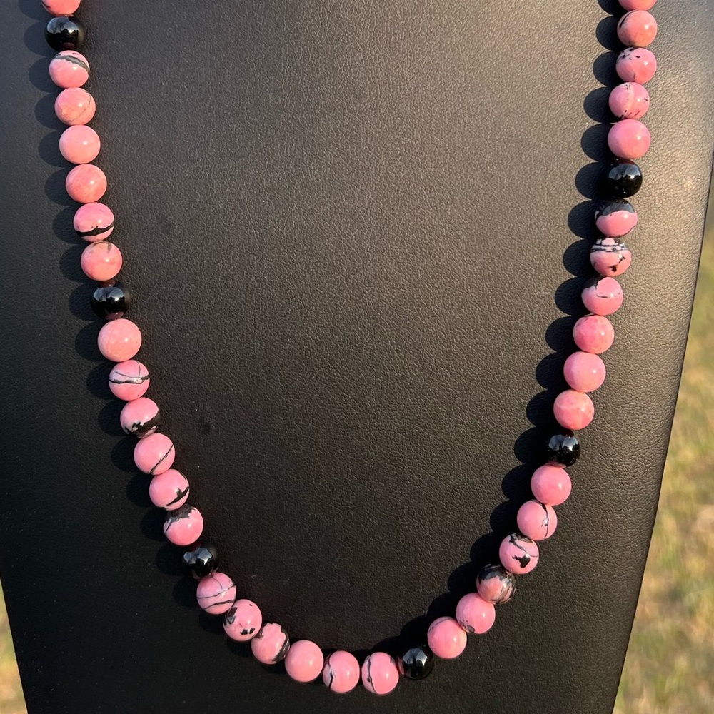 Semi precious stone necklace long 25.5” pink black - Picture 2 of 11